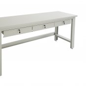 arbetsbänk med lådor